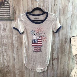 🌻 Peanuts Women’s T-shirt Size X Small